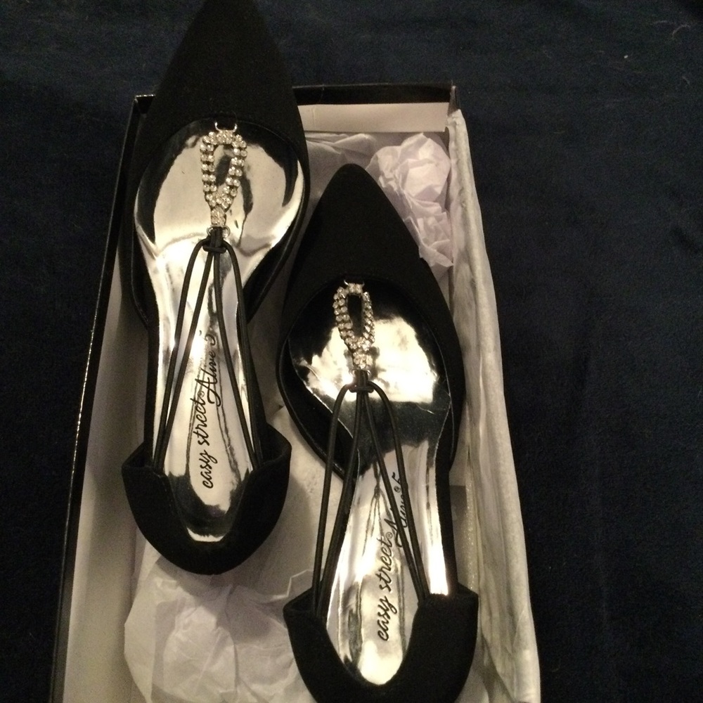 Black Easy Street heels